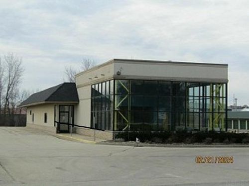 1811 1st St W, Independence, IA, 50644-2325 | Card Image