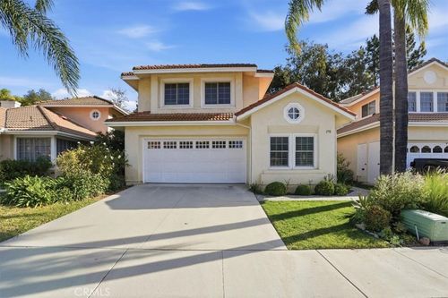 298 Saint Thomas Dr, Oak Park, CA, 91377-5548 | Card Image