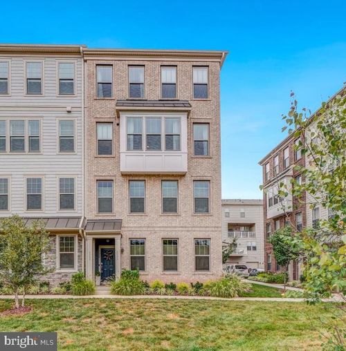 408 Pullman Pl, MANASSAS PARK, VA, 20111-2681 | Card Image