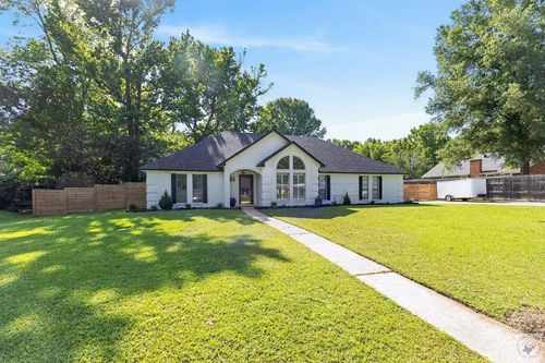 111 Honeysuckle St, New Boston, TX, 75570-4104 | Card Image