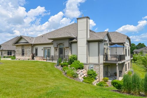 7546 W Tuckaway Pines Cir, Franklin, WI, 53132-8178 | Card Image