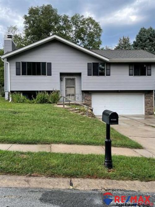 7722 Rosewood Lane Ct, La Vista, NE, 68128-2738 | Card Image
