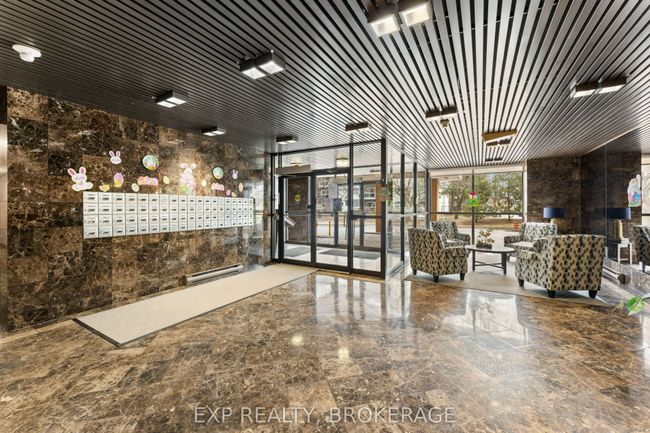 401 - 257 Bath Rd, Condo with 2 bedrooms, 2 bathrooms and 1 parking in Kingston ON | Image 5