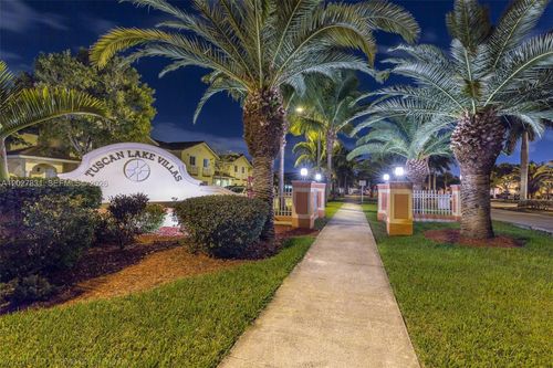 7488-7488 Nw 181st St, Hialeah, FL, 33015-8450 | Card Image