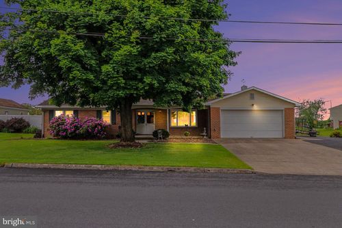 50 Eisenhower Dr, CHAMBERSBURG, PA, 17201-8606 | Card Image