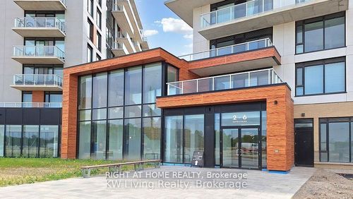 207-6 David Eyer Rd, Richmond Hill, ON, L4S0N5 | Card Image