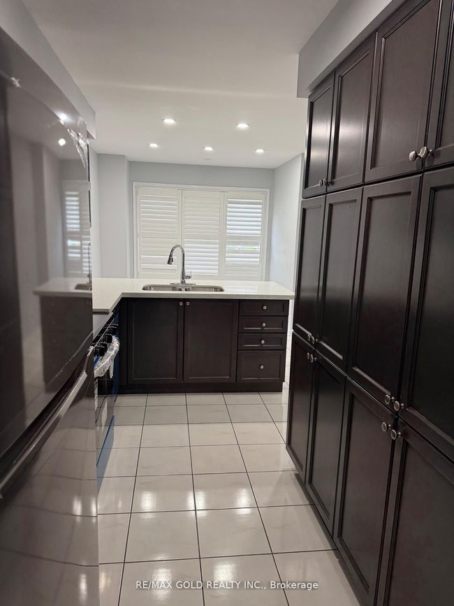 13 Viewforth Rd, House attached with 4 bedrooms, 2 bathrooms and 1 parking in Brampton ON | Image 24