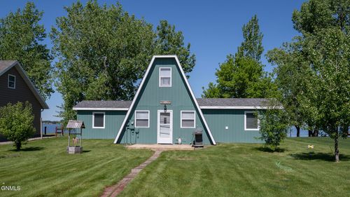 993 Lakeview St S, Dawson, ND, 58428-9508 | Card Image