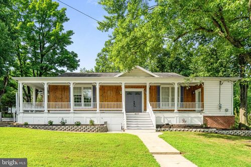 8513 Thomas Dr, MANASSAS, VA, 20110-3630 | Card Image
