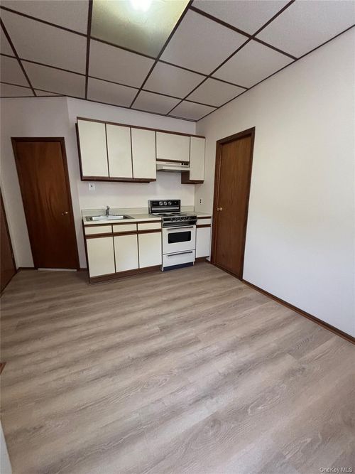 5512 Van Cleef St, Corona, NY, 11368-3908 | Card Image