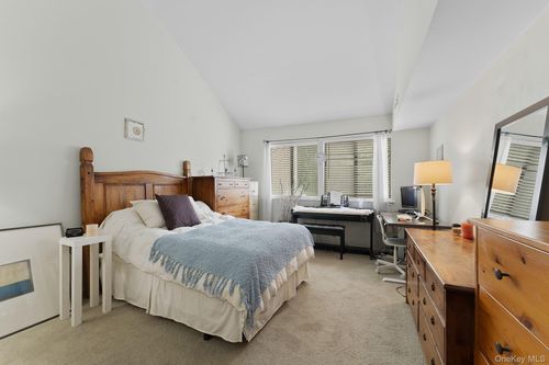 156 Stone Mdw, South Salem, NY, 10590-2412 | Card Image