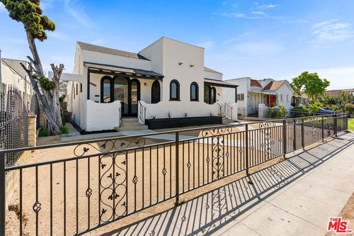 2832 12th Ave, LOS ANGELES, CA, 90018 | Card Image