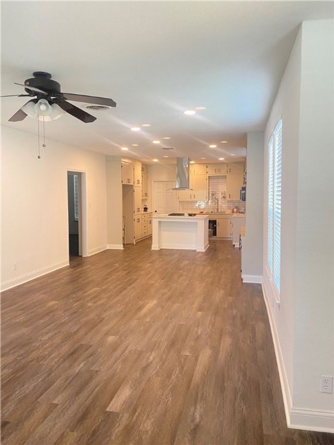 Living Room to Kitchen | Image 4