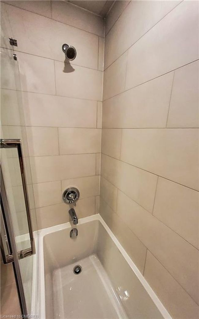 3285 Carding Mill Trail, Home with 2 bedrooms, 2 bathrooms and 1 parking in Oakville ON | Image 22