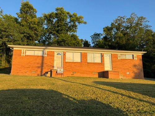 105 Edgehill Dr, Pulaski, TN, 38478-2201 | Card Image
