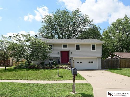 601 Teakwood Dr, Lincoln, NE, 68510-2559 | Card Image