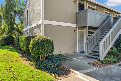 89-900 Southampton Rd, Benicia, CA, 94510-1829 | Card Image