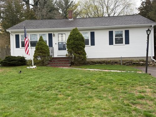 627 School St, North Dighton, MA, 02764-1322 | Card Image