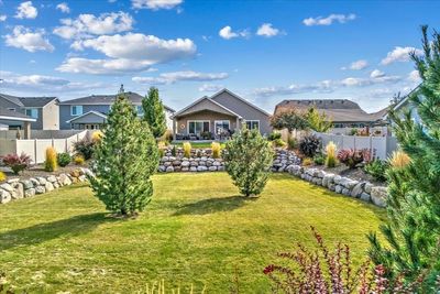 19831 E Snake River Ave, Home with 3 bedrooms, 2 bathrooms and null parking in Liberty Lake WA | Image 2