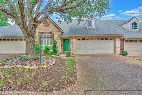 209 Pecan Village Cir, Waco, TX, 76710-2157 | Card Image