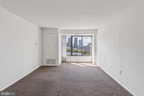 apt-1520-2001 Hamilton St, PHILADELPHIA, PA, 19130-4215 | Card Image