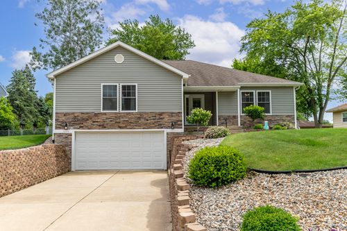 2352 Seasons Pkwy, Crown Point, IN, 46307 | Card Image