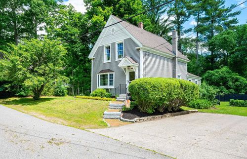 8 Prospect St, Rochester, NH, 03867-2821 | Card Image