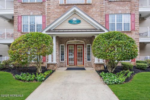 512 Sophee Ln, Lakewood, NJ, 08701-6082 | Card Image