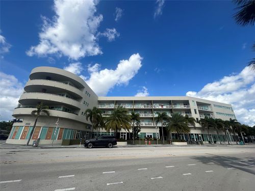 r309-2301 Wilton Dr, Wilton Manors, FL, 33305-1202 | Card Image