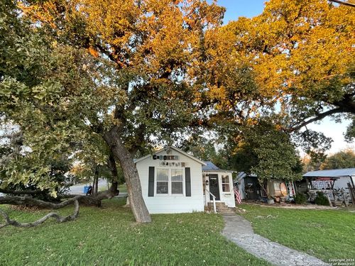 814 12th St, Bandera, TX, 78003 | Card Image