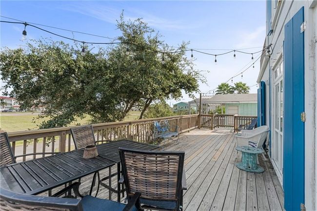207 S 2 Nd St, House other with 4 bedrooms, 3 bathrooms and 6 parking in Rockport TX | Image 8