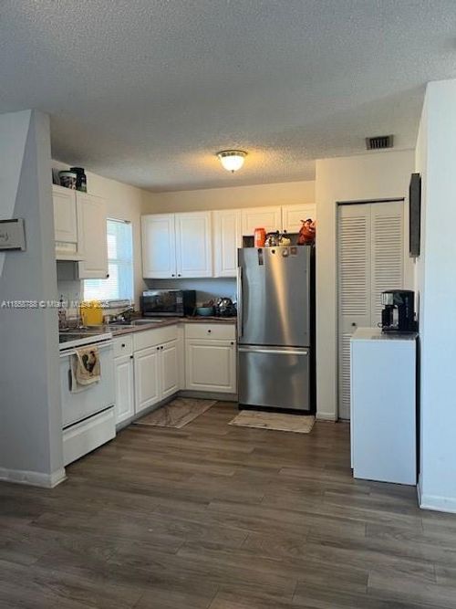 apt-208-406 Lakeside Dr, Margate, FL, 33063-7615 | Card Image