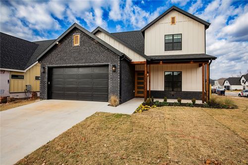 2331 W Seminole Dr, Rogers, AR, 72758-5631 | Card Image