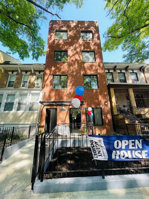 2041 Strauss St, Brooklyn, NY, 11212-4532 | Card Image