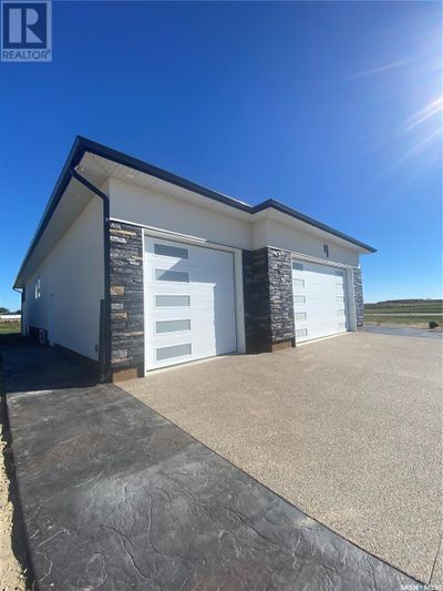 4 Huber Bay, House other with 5 bedrooms, 5 bathrooms and null parking in Emerald Park SK | Image 2