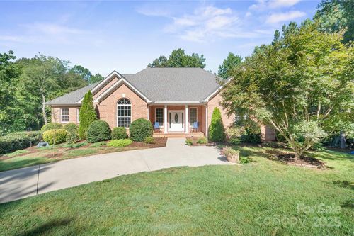 5025 Woodwinds Dr Ne, Hickory, NC, 28601-8792 | Card Image