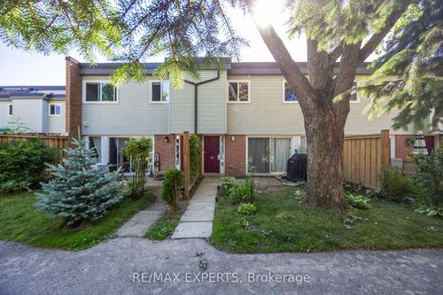 242 Milestone Cres, Aurora, ON, L4G3M2 | Card Image