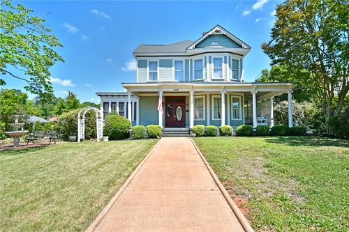 902 W Market St, Anderson, SC, 29624-1404 | Card Image