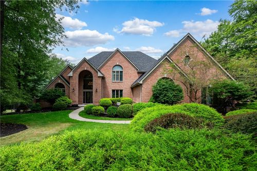 106 Blackthorn Dr, Butler, PA, 16002-3912 | Card Image