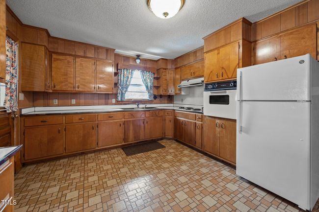 Kitchen | Image 22