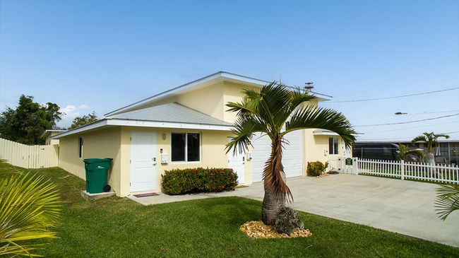 222 Rosa L Jones Dr, Home with 3 bedrooms, 4 bathrooms and null parking in Cocoa FL | Image 6