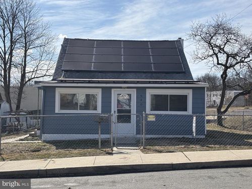 940 Chestnut St, TRAINER, PA, 19061-5236 | Card Image