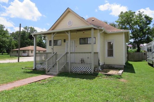 401 W Commercial St, Mansfield, MO, 65704-9555 | Card Image