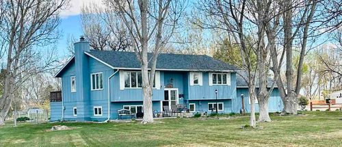 111 Country Dr, Worland, WY, 82401-3110 | Card Image