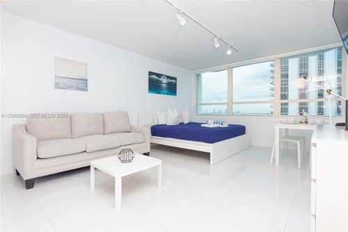 908-5445 Collins Ave, Miami Beach, FL, 33140-2568 | Card Image