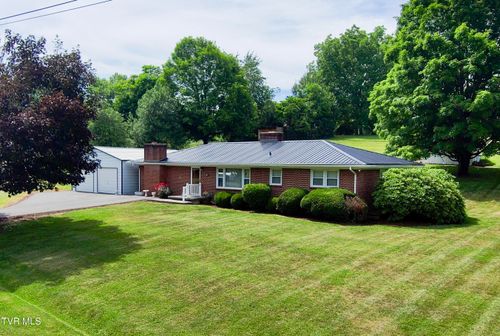 20495 Blue Spruce Rd, Bristol, VA, 24202-3917 | Card Image
