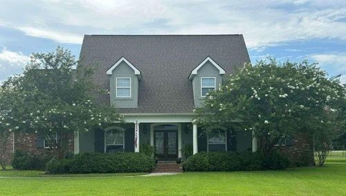 121 Leigh Ln, Montz, LA, 70068-8969 | Card Image