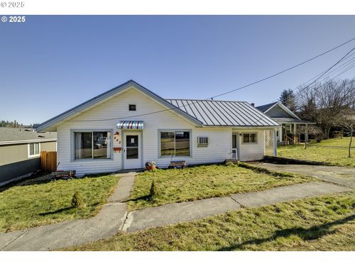 442 1st Ave, Vernonia, OR, 97064-1113 | Card Image