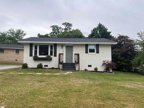 7 Elberta St, Taylors, SC, 29687-2763 | Card Image