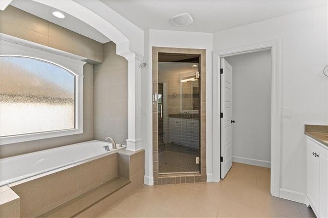 15945 W 165 Th St, House other with 5 bedrooms, 5 bathrooms and null parking in Olathe KS | Image 22